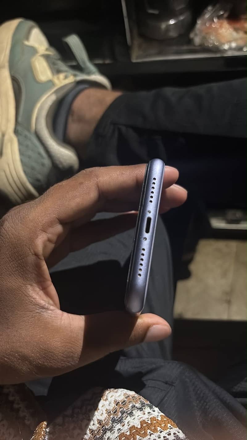 Apple iPhone 11 0