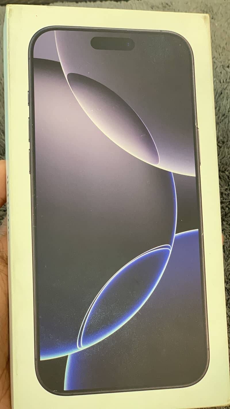 Apple iPhone 16 Pro Max 4