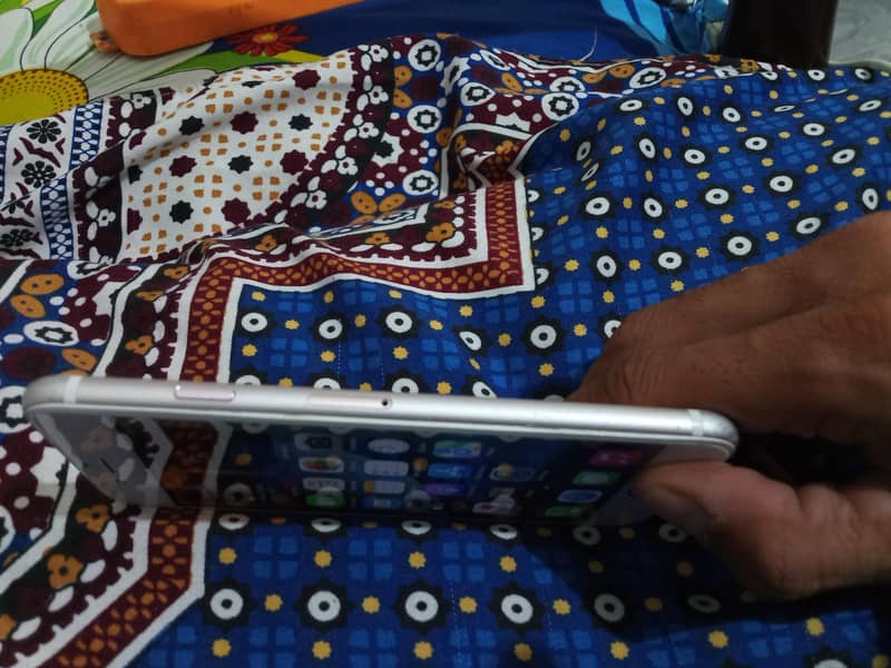 Apple iPhone 6S 3