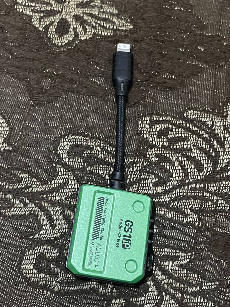 iphone  lighting splitter Gs1 0