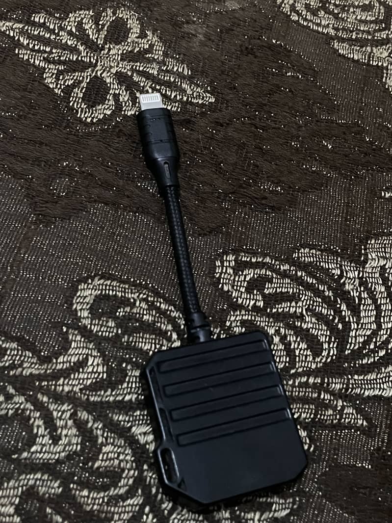 iphone  lighting splitter Gs1 1