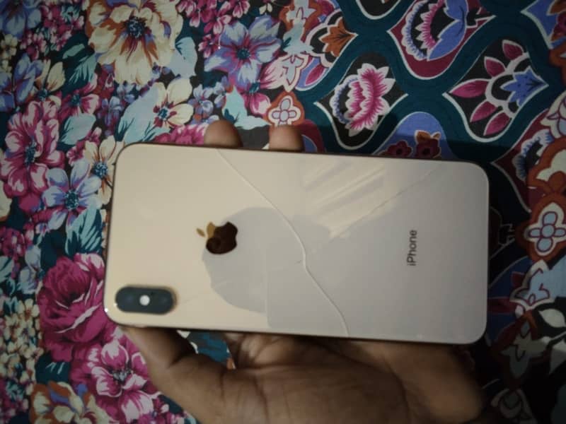 Apple iPhone XS Max 4
