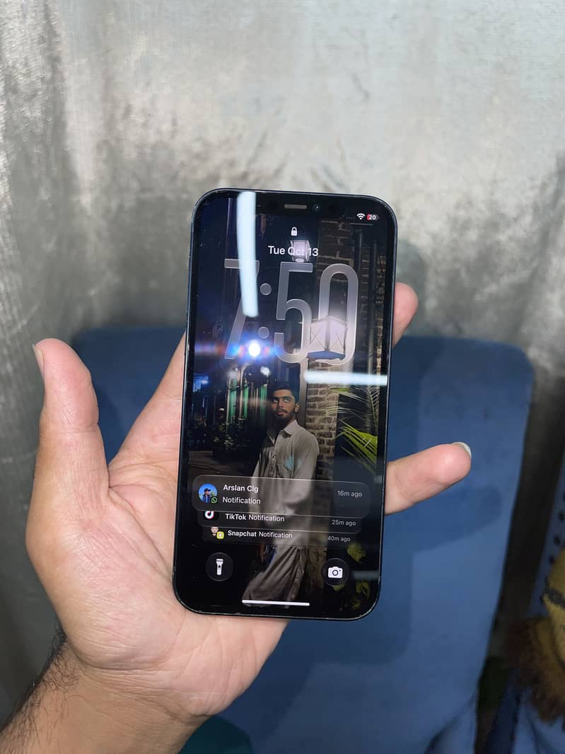 Apple iPhone 12 1