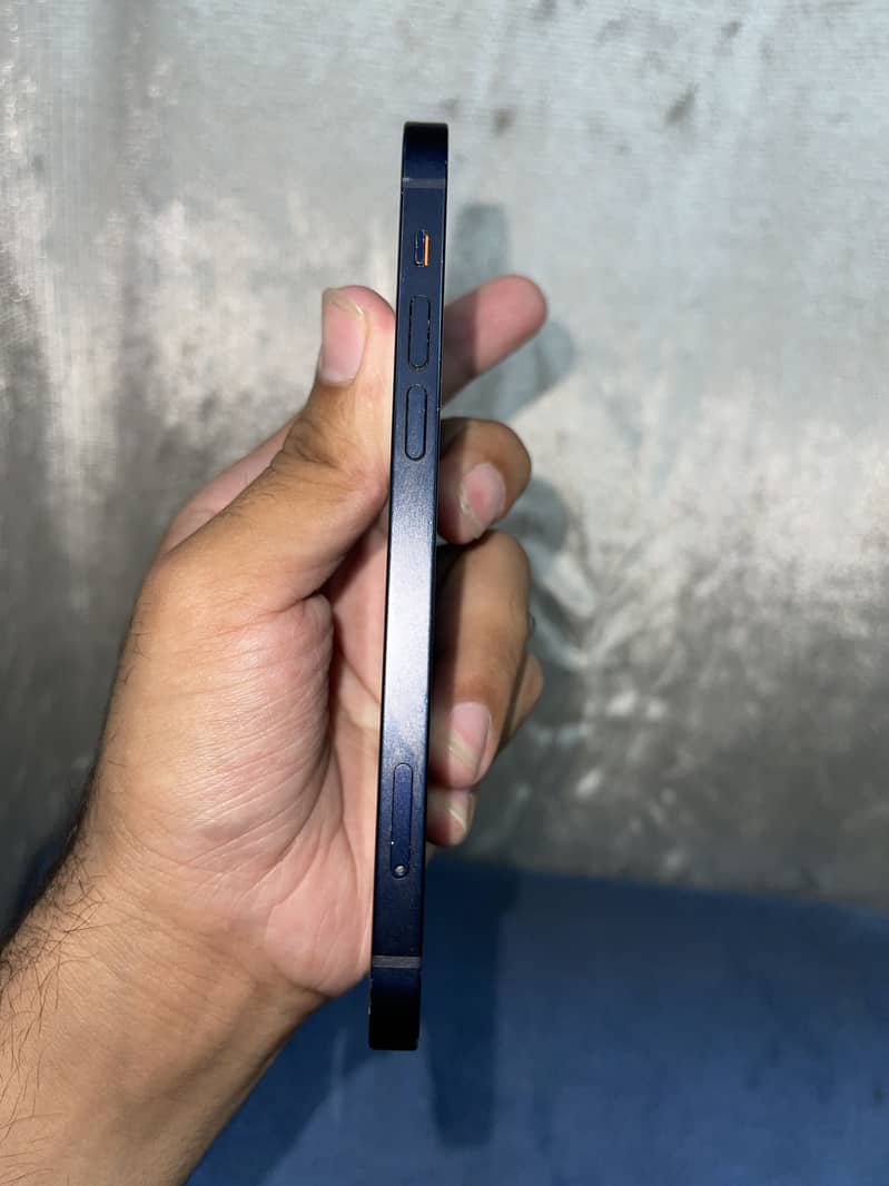 Apple iPhone 12 2