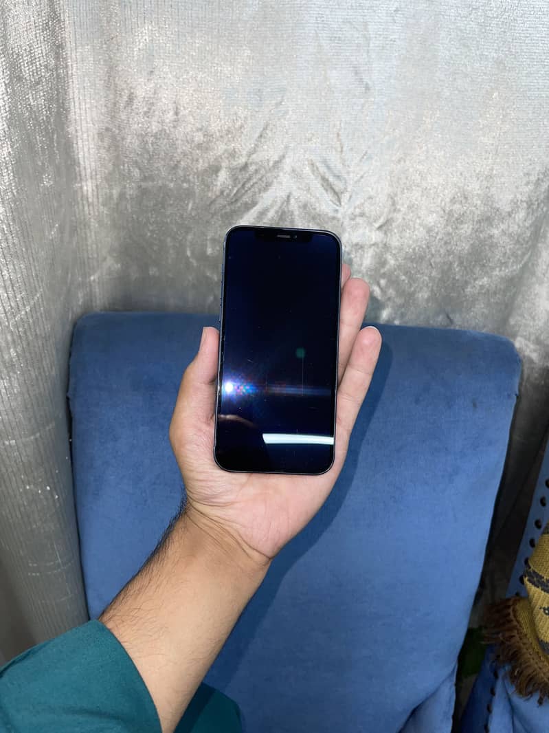 Apple iPhone 12 6