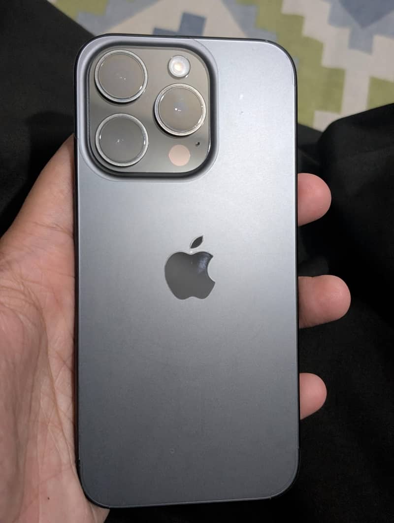Apple iPhone 15 Pro 1