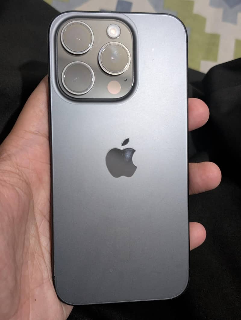 Apple iPhone 15 Pro 2