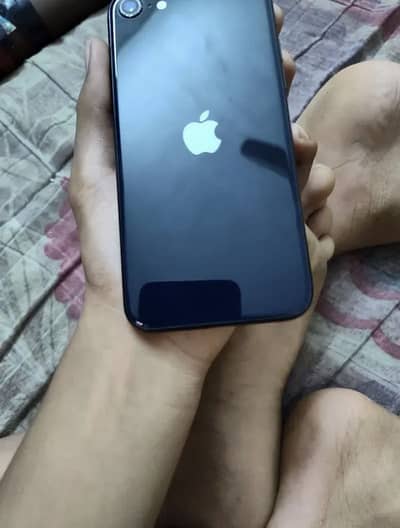 Apple iPhone SE
