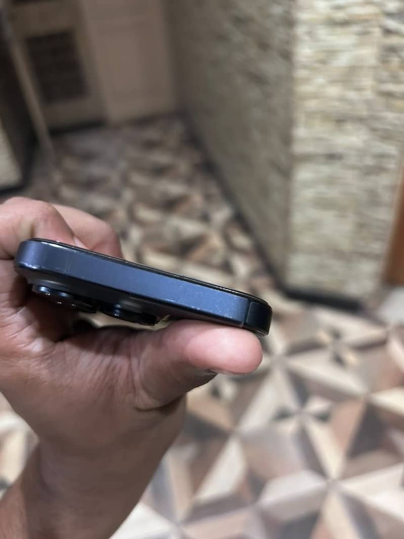 Apple iPhone 15 Pro 1