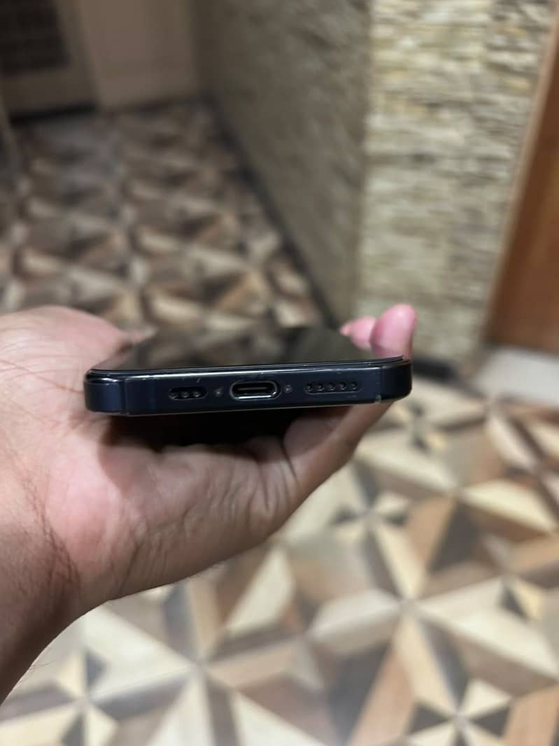 Apple iPhone 15 Pro 6