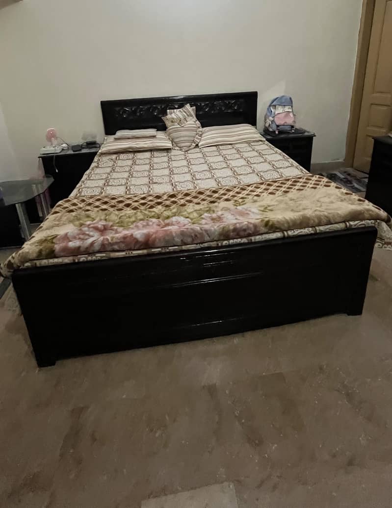 1 bed 2 side table 1 dressing good condition 1
