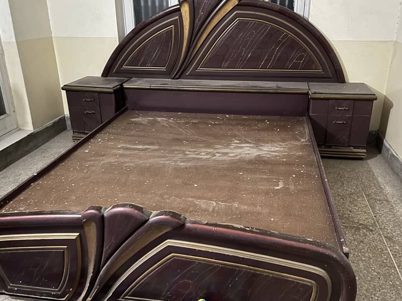 Bed with dressing table and show case 1
