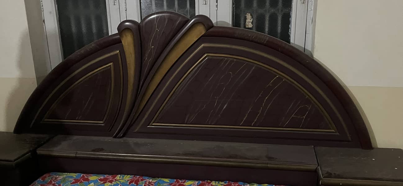 Bed with dressing table and show case 4