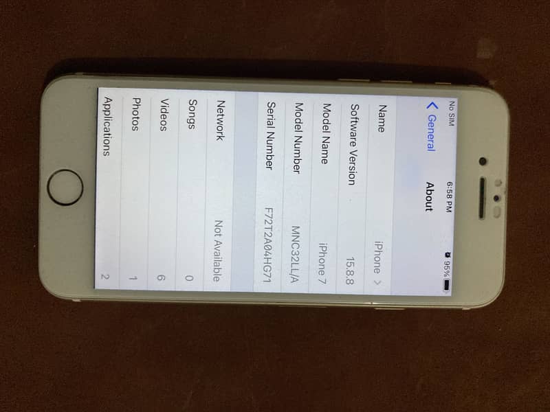Apple iPhone 7 2