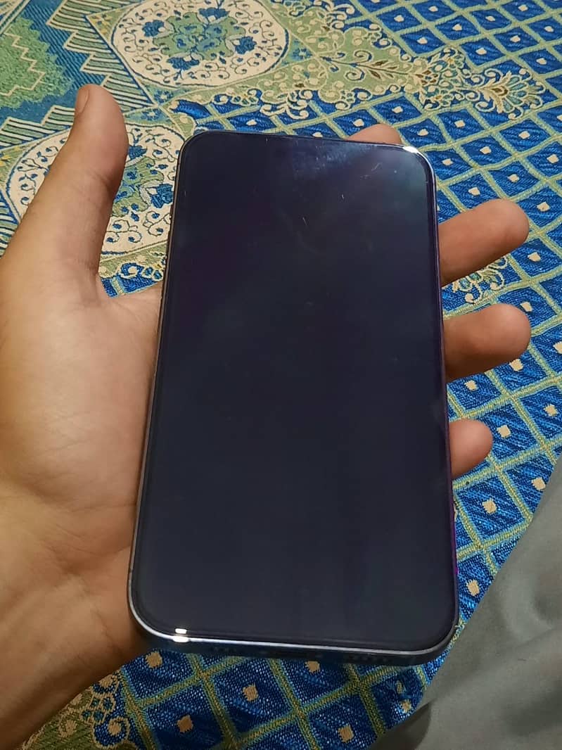 Apple iPhone 14 Pro Max 1