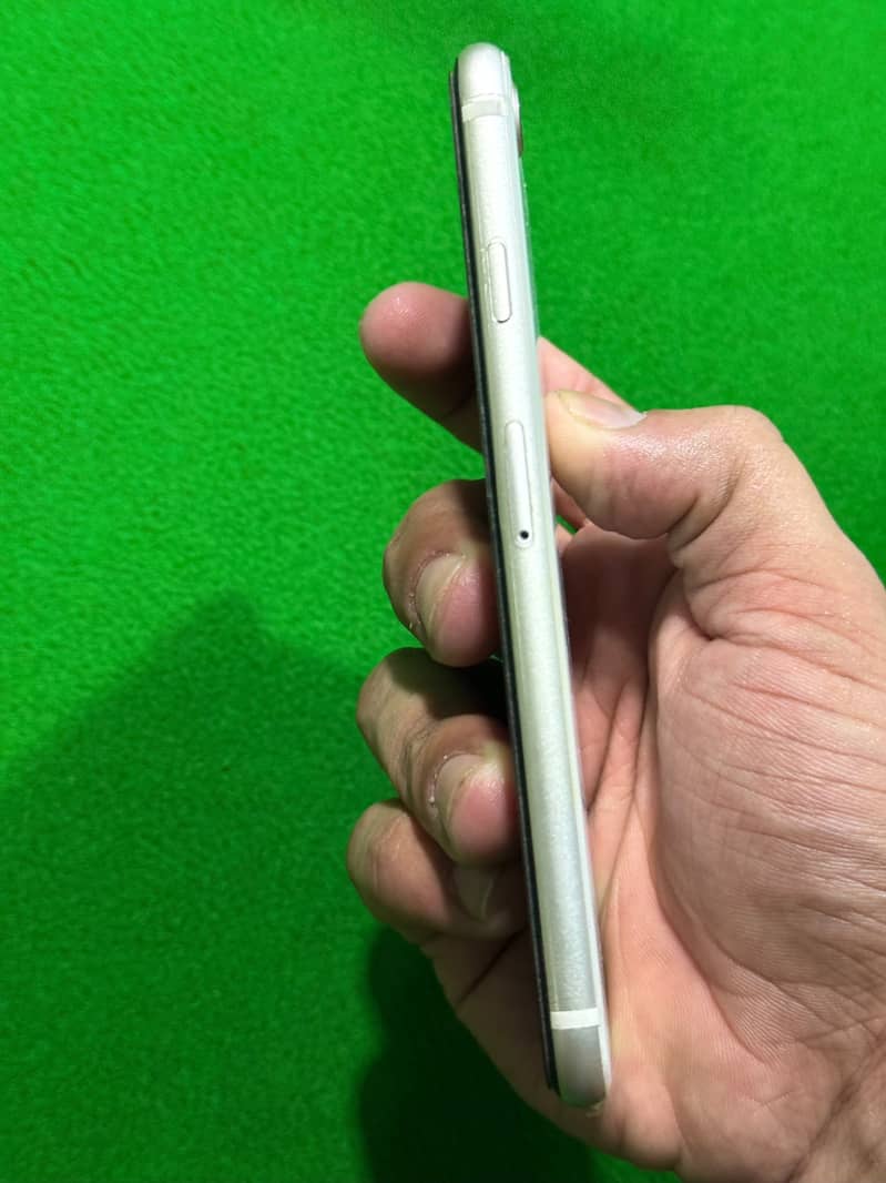 Apple iPhone SE | 3 2