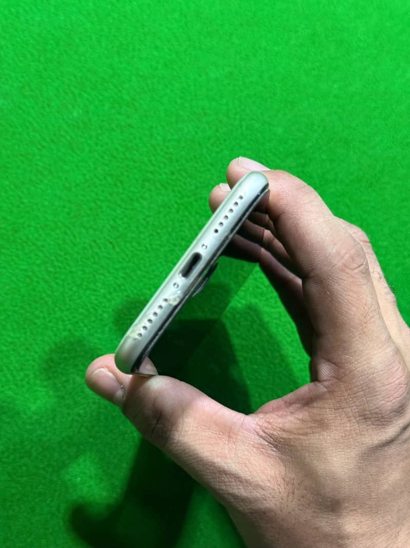 Apple iPhone SE | 3 3