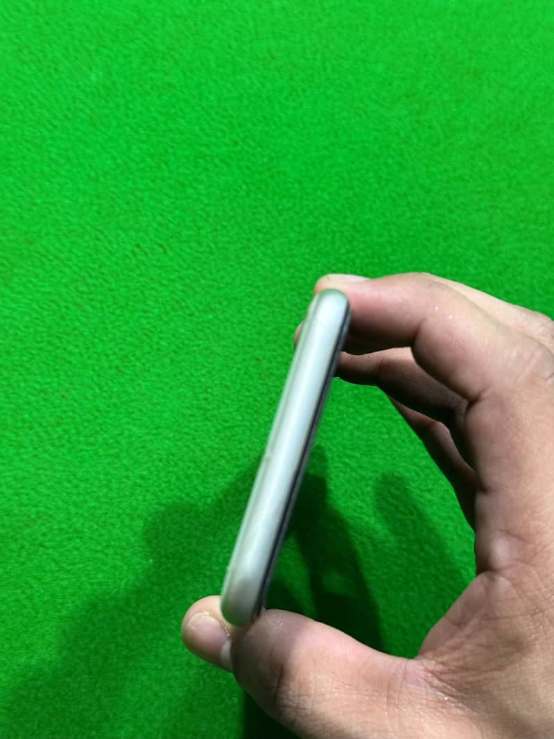 Apple iPhone SE | 3 4