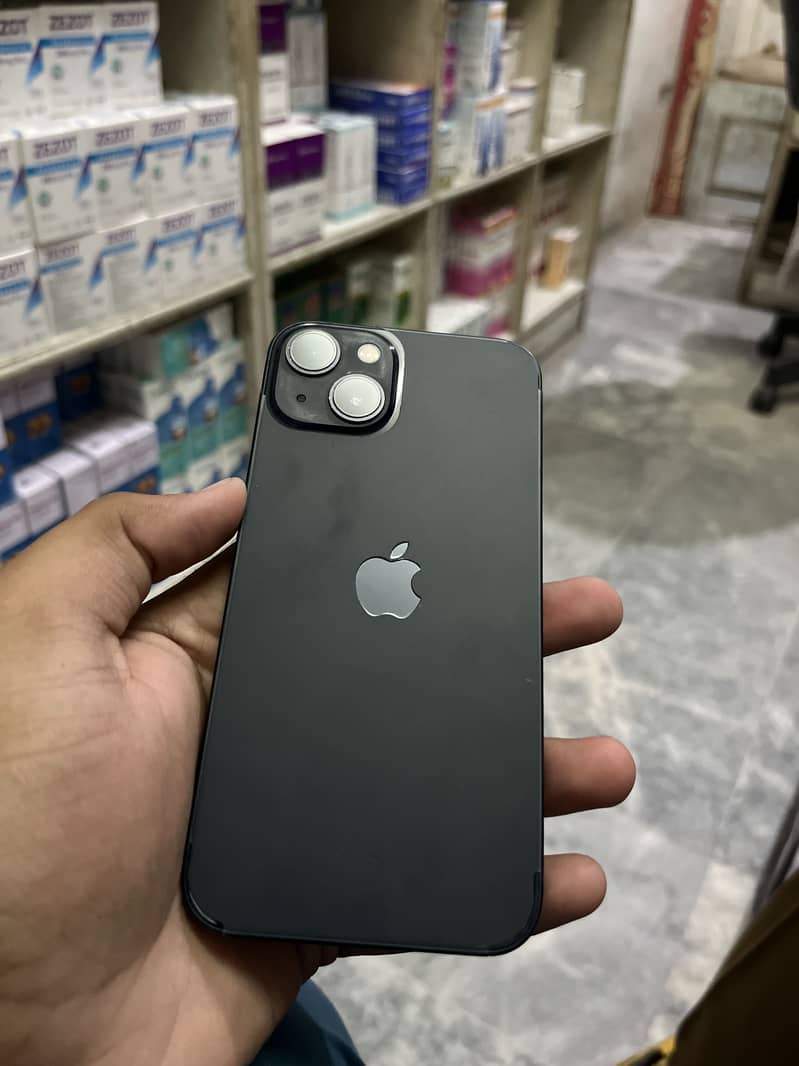 Apple iPhone 13 0