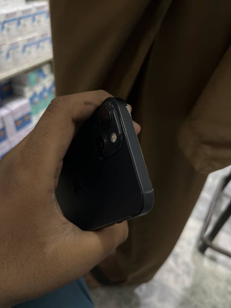 Apple iPhone 13 1