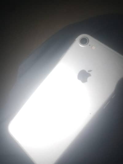 Apple iPhone 7