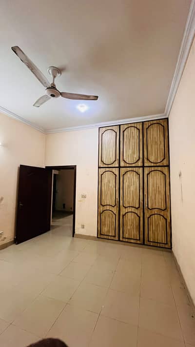 Johar Town 7.5Marla Lower Portion 2Bed attach Bath 03029529359