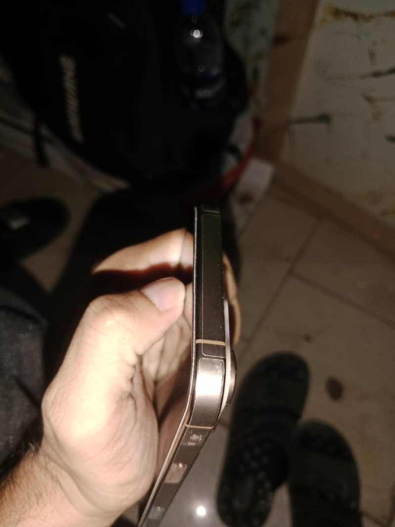Apple iPhone 16 Pro Max JV 2