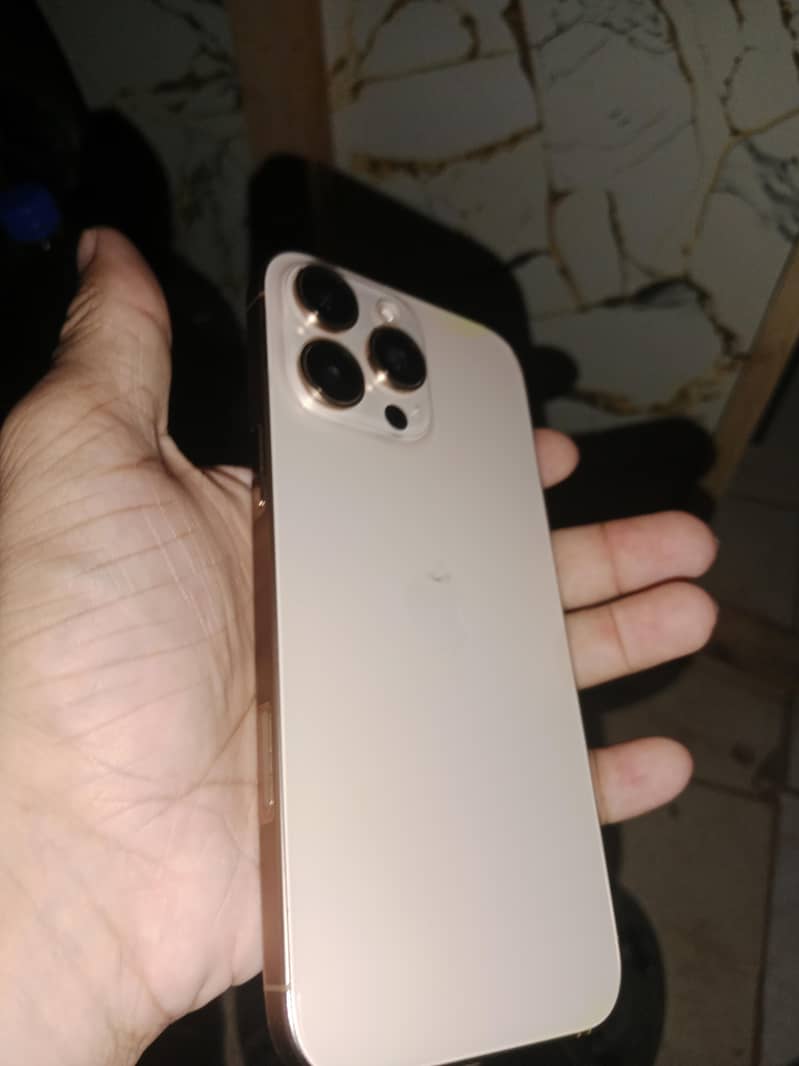 Apple iPhone 16 Pro Max JV 5