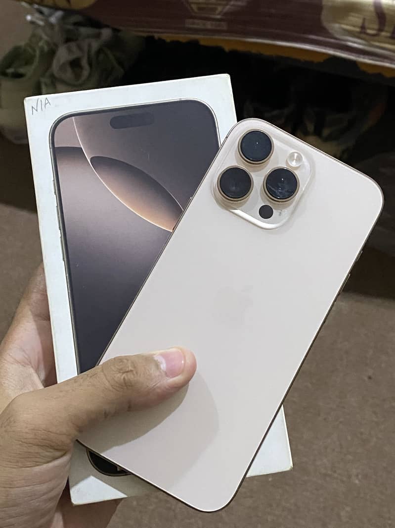 Apple iPhone 16 Pro Max 0