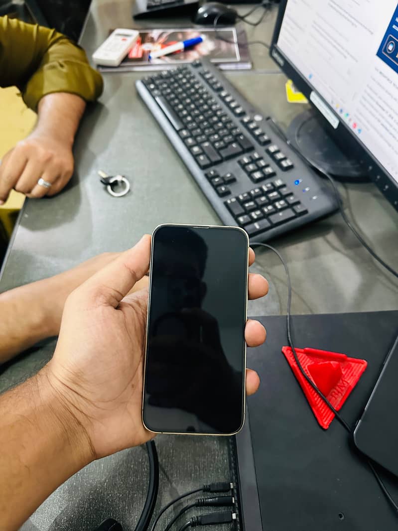 Apple iPhone 13 Pro 1