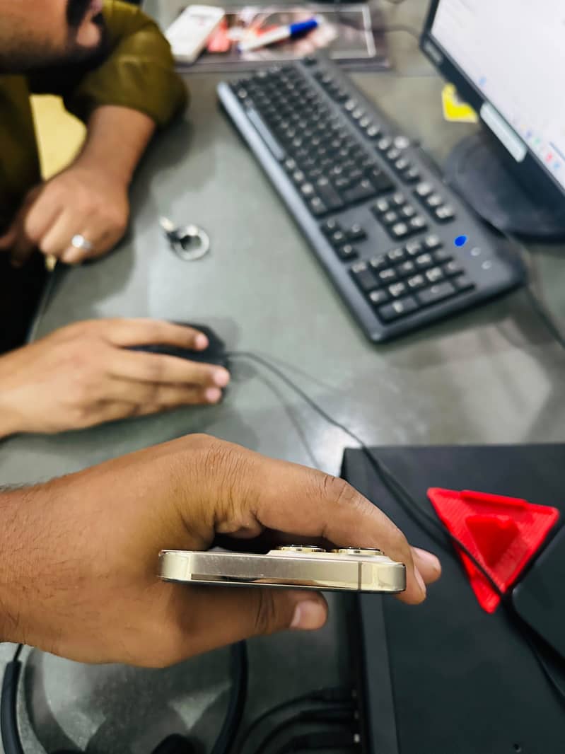 Apple iPhone 13 Pro 2