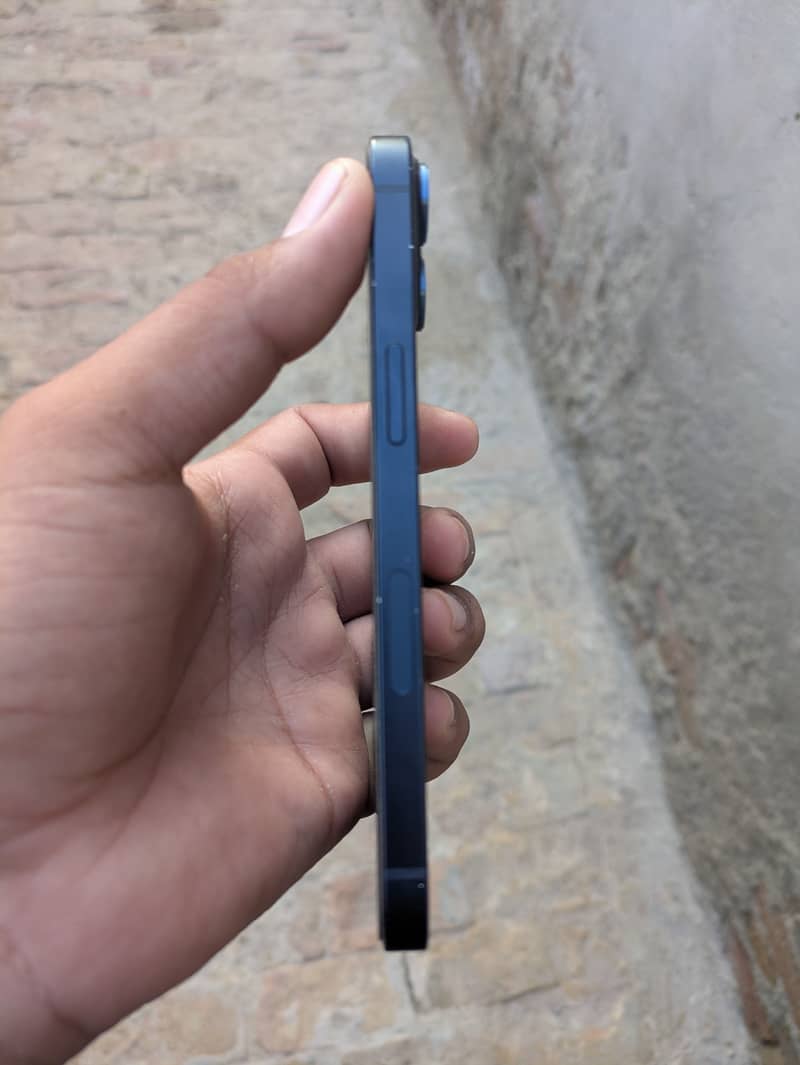 Apple iPhone 13 3