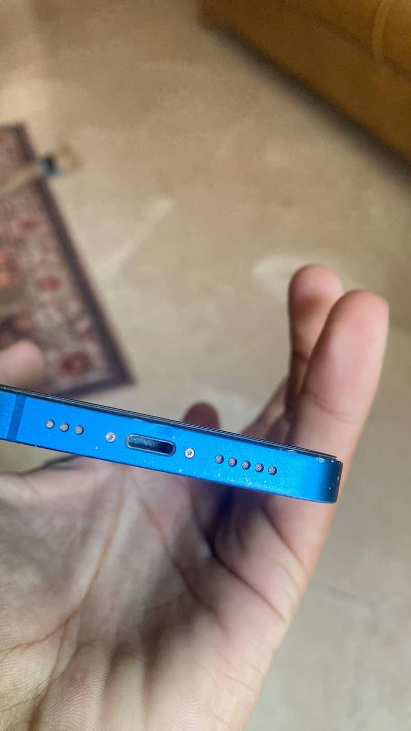Apple iPhone 13 4