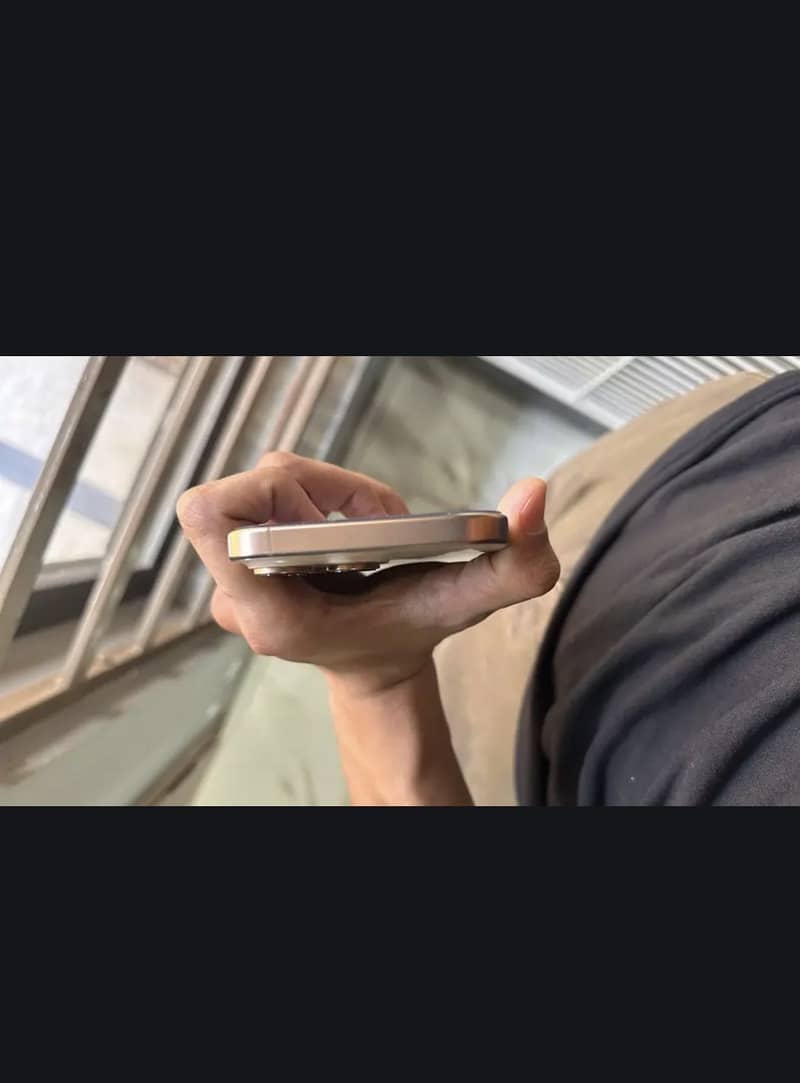 Apple iPhone 16 Pro Max 5