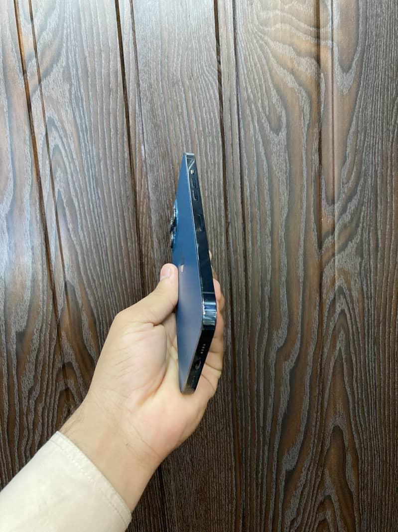 Apple iPhone 12 Pro Max 3