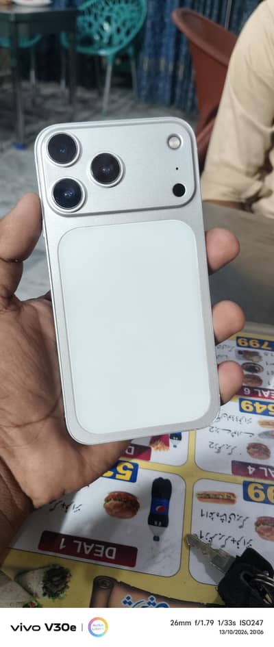 Apple iPhone XR convert 17 pro