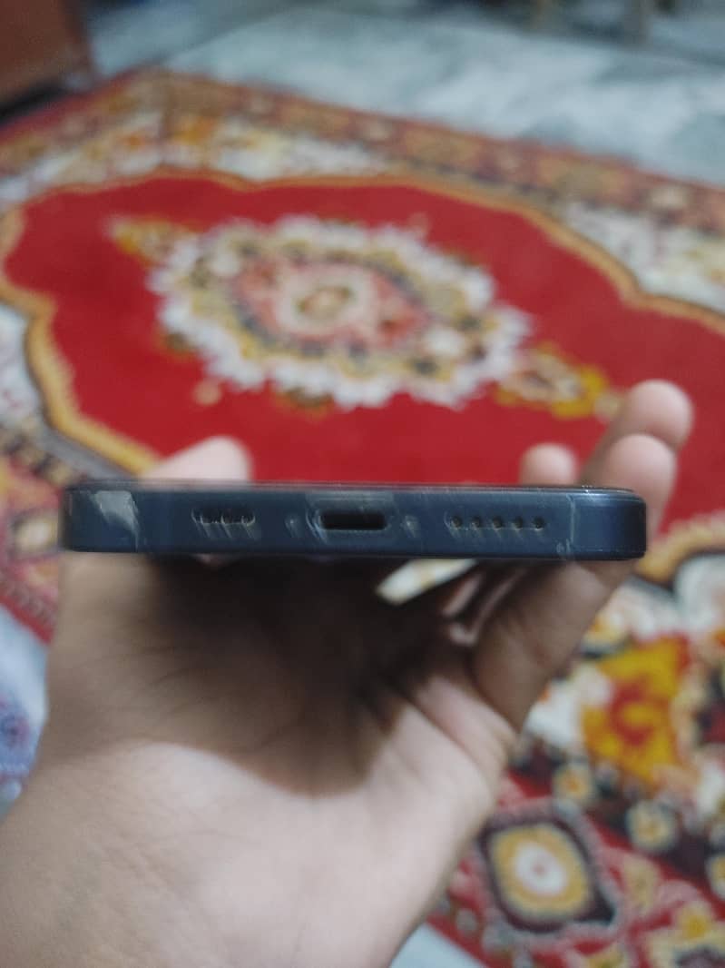 Apple iPhone 13 1