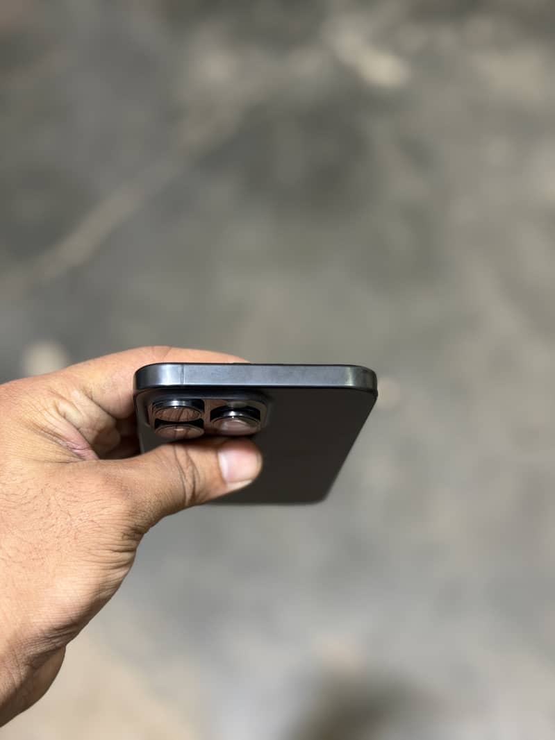Apple iPhone 15 Pro Max 3