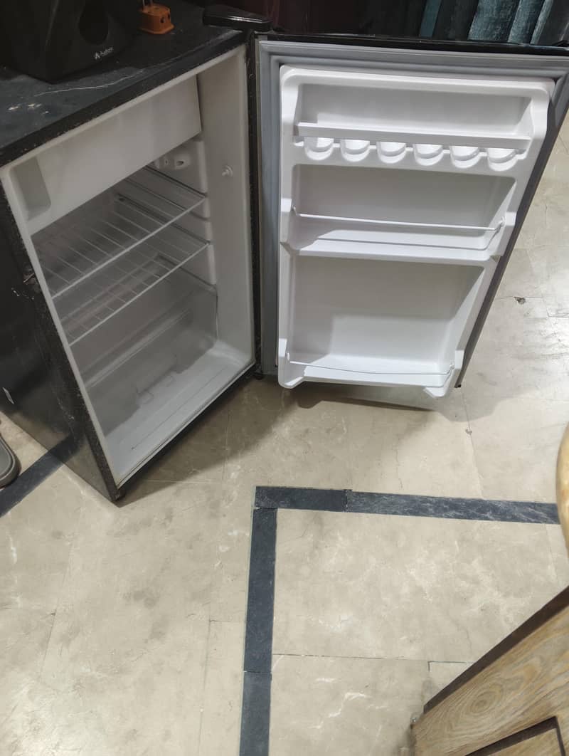 mini fridge 1 door 2