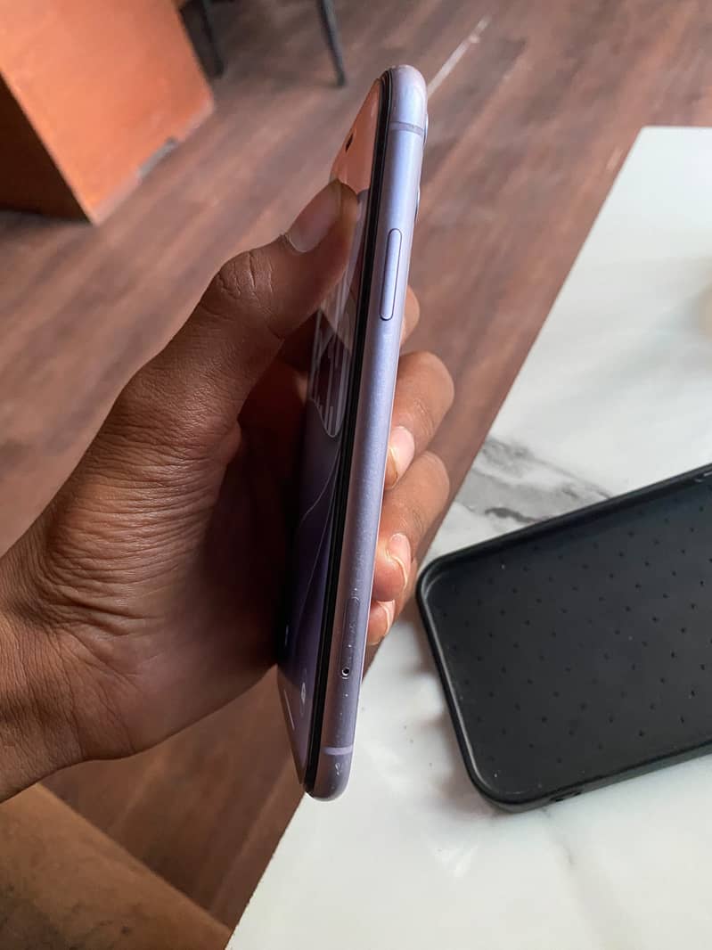 Apple iPhone 11 7