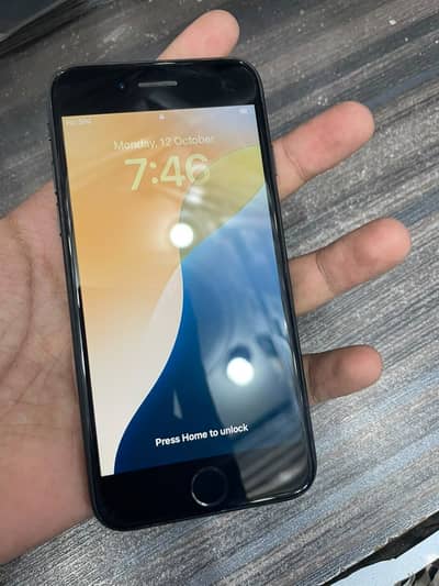 Apple iPhone SE