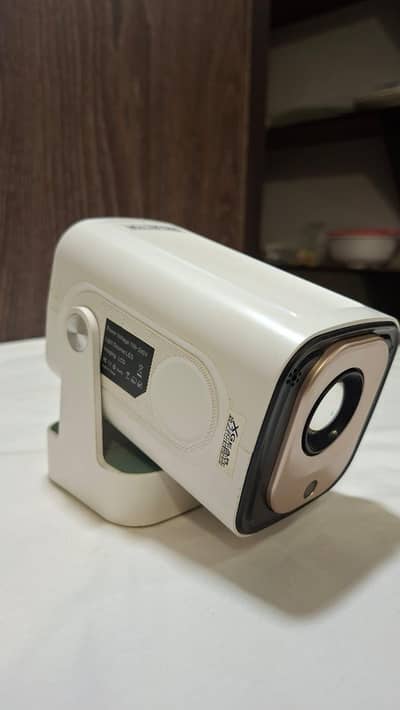 HY260 SMART MULTIMEDIA PROJECTOR – LIKE NEW!