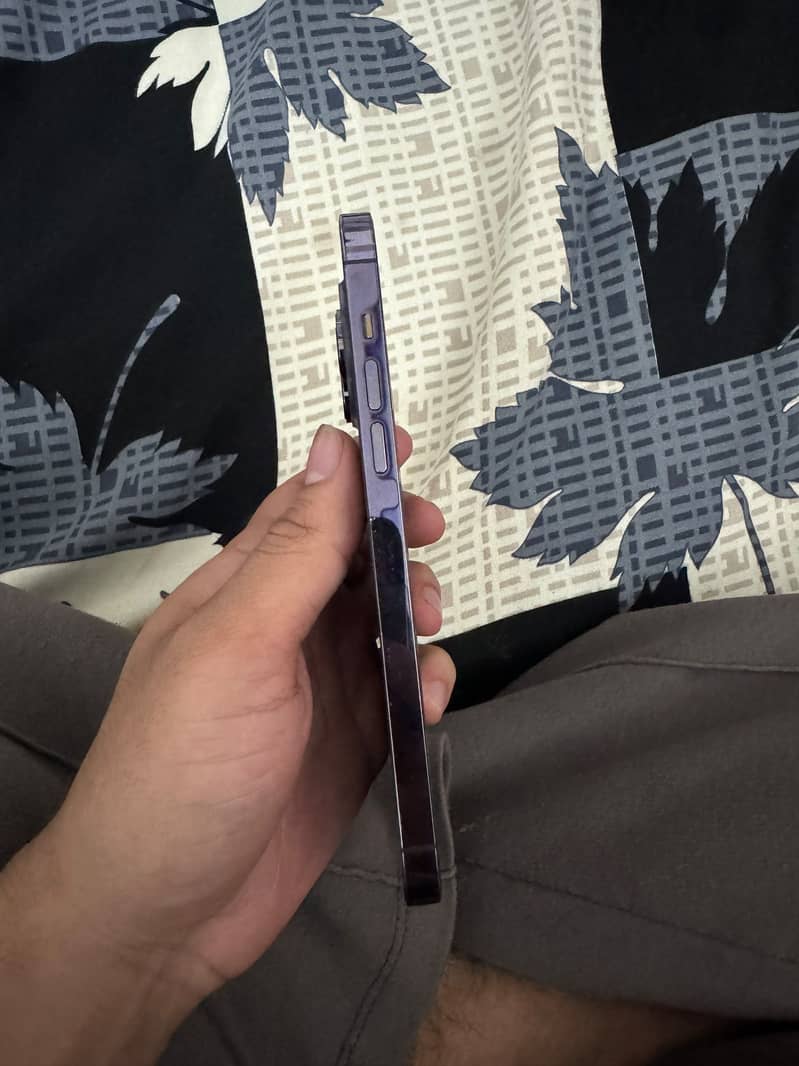 Apple iPhone 14 Pro Max 0