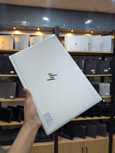 HP Elitebook 850 G5 | i5-8th | 8/256 |