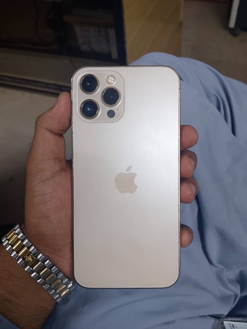 Apple iPhone 12 Pro Max 3