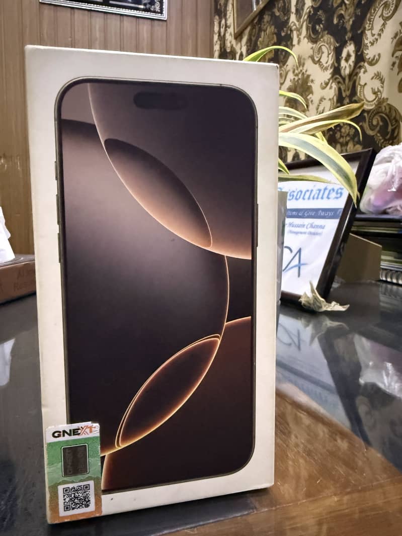 Apple iPhone 16 Pro Max 0