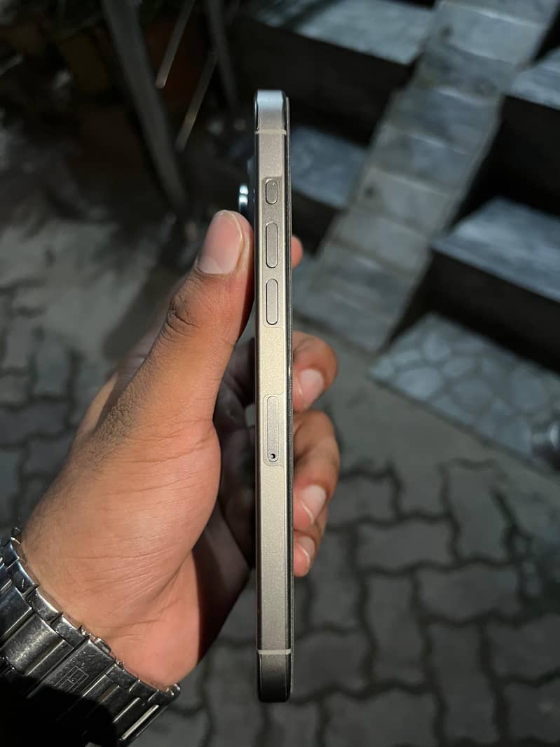 Apple iPhone 15 Pro Max 7