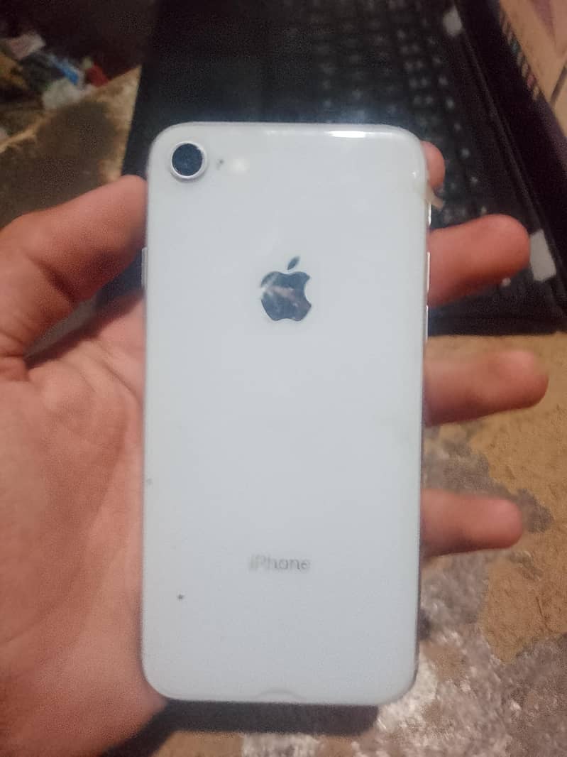 Apple iPhone 8 1