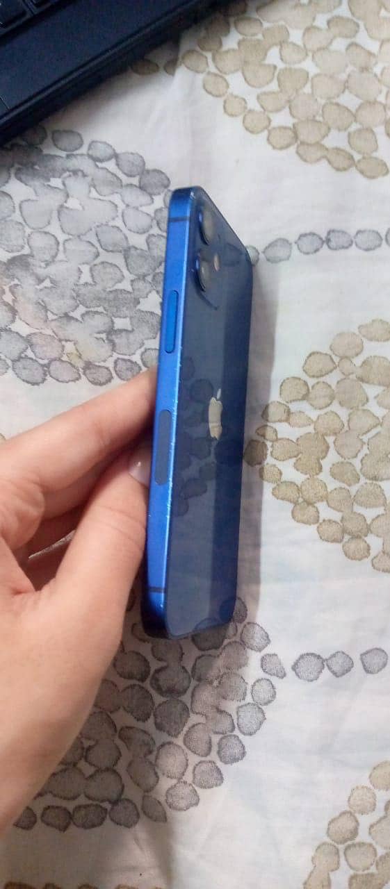 Apple iPhone 12 mini 4