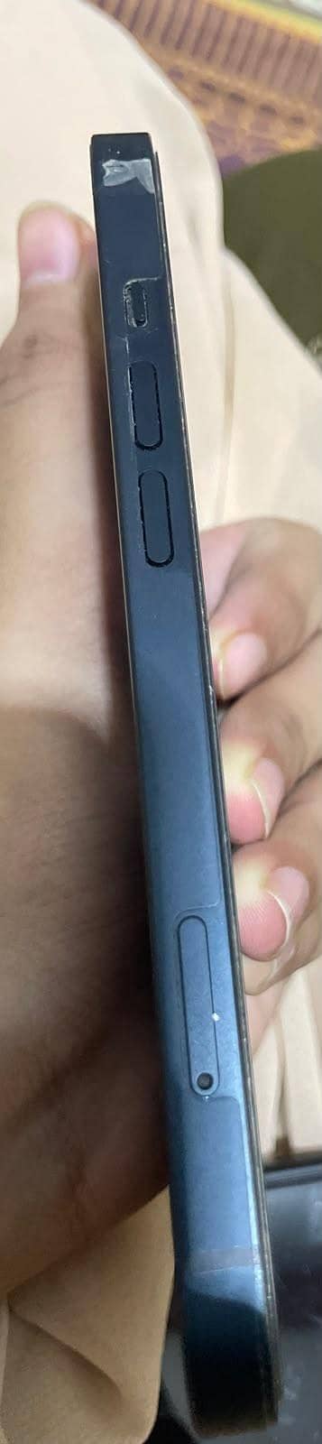 Apple iPhone 13 2
